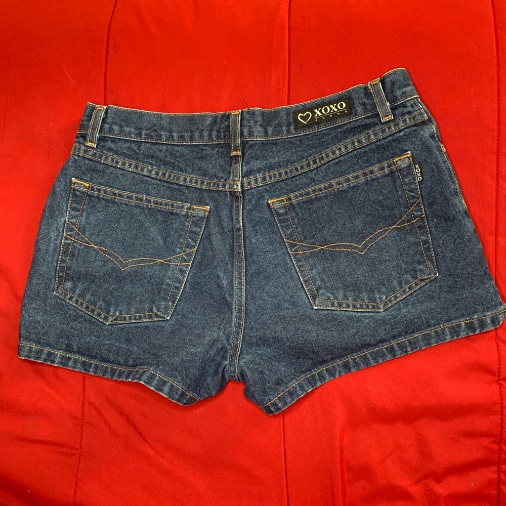 Shorts - Picture 3 of 4